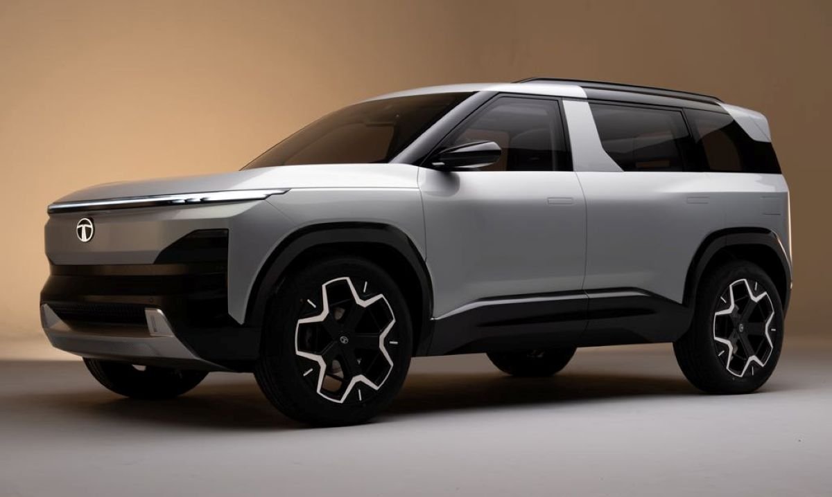 Tata Sierra New Model 2025: आ गई Stylish लुक और Powerful इंजन के साथ दमदार SUV
